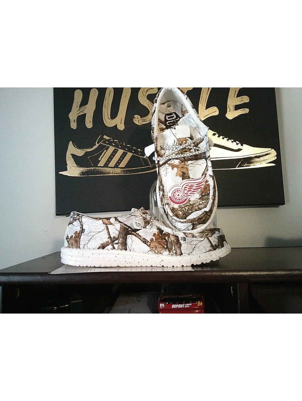 Hey Dudes Shoes Mens Size  11 Realtree Detroit Red Wings